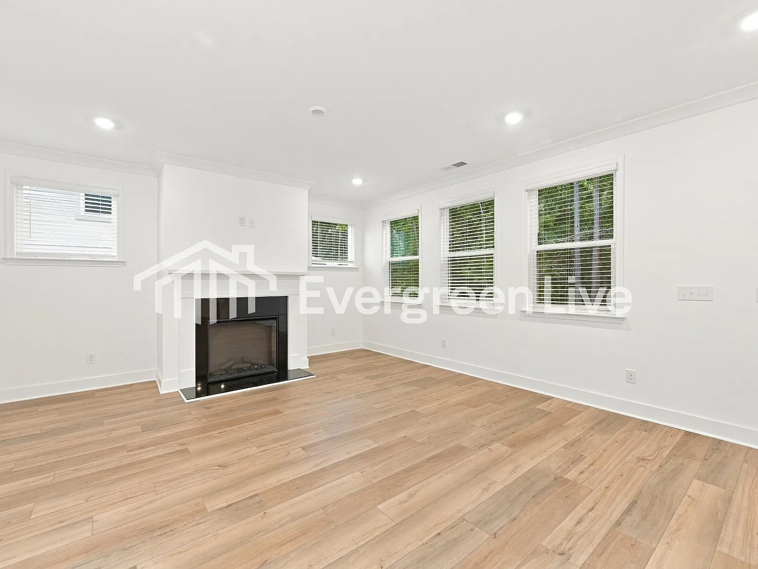4 bed, 3.0 bath, 2249 sqft, $3,095 — Photo 2