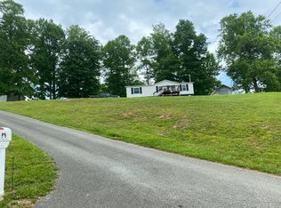 127 Harolds Ln, Tazewell, TN 37879