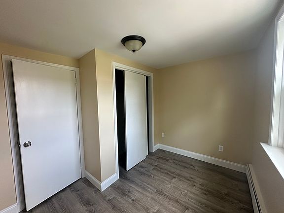 4th image of 13 Hazel St APT 1
