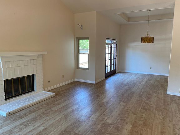 3rd image of 12594 Heatherfield Ln
