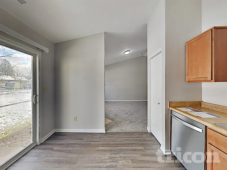 121 Hilltop Farms Blvd — Photo 6