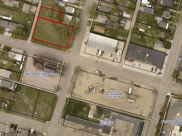 625 3rd St SE, Watertown, SD 57201