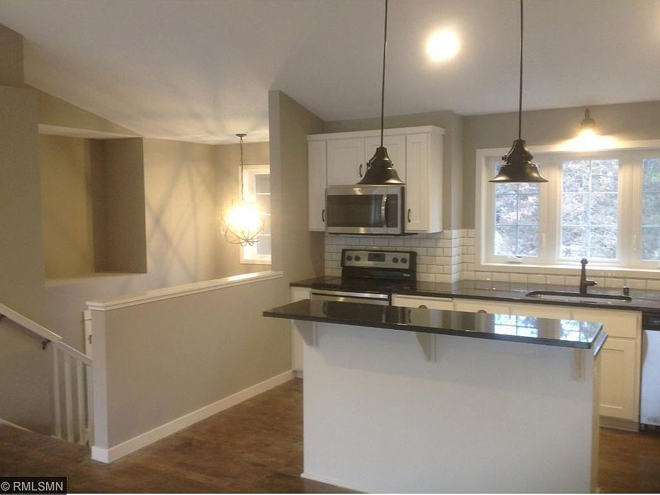 2nd image of 32469 Dolphin St