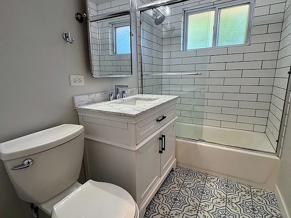 Updated Main Floor Full Bath