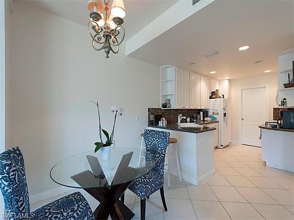 3rd image of 5373 Cove Cir
