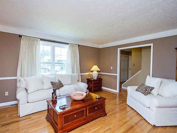 3rd image of 1815 Fullerton Dr