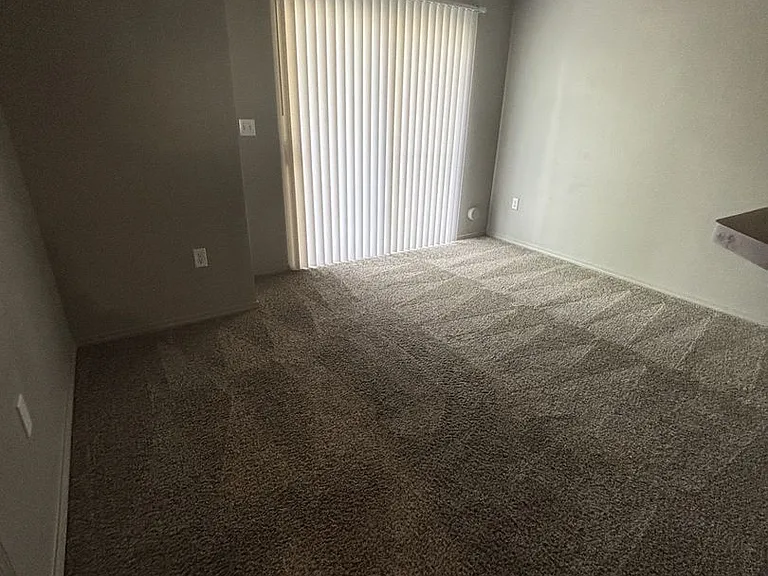 3015 W Stewart Ave — Photo 10