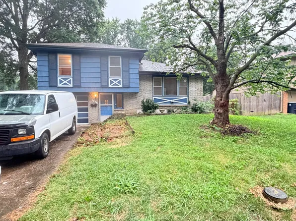 7905 E 93rd St, Kansas City, MO 64138