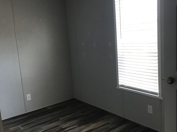 5th image of 11043 Aspen Ln W