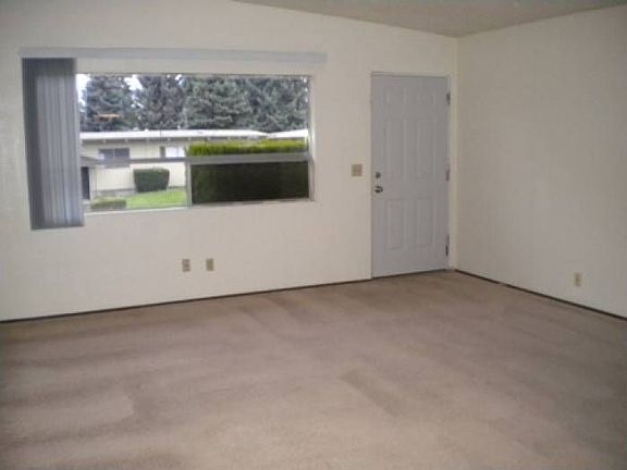533 Living Room