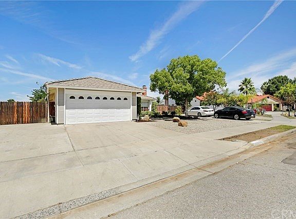 Oversized large driveway for Boat/RV/Workshope etc access!