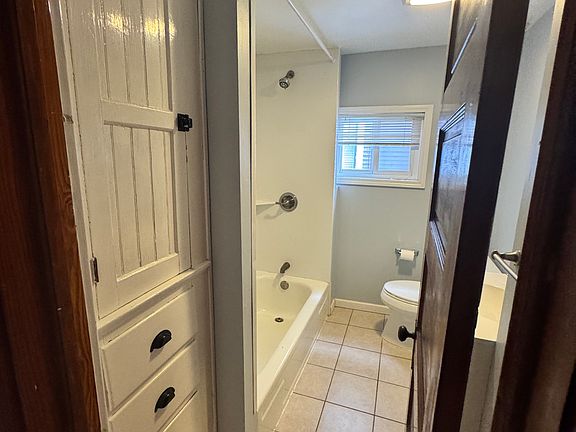 4th image of 114 Claremont Ave