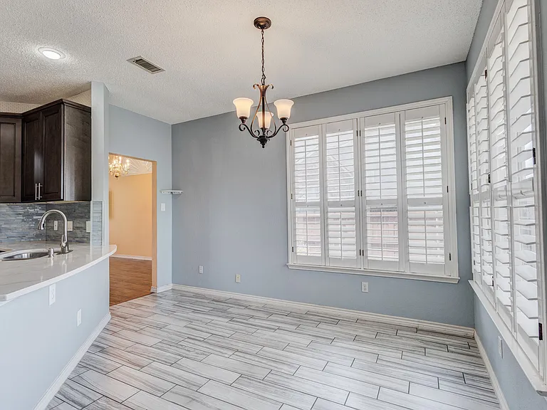 1726 Northampton Dr — Photo 11