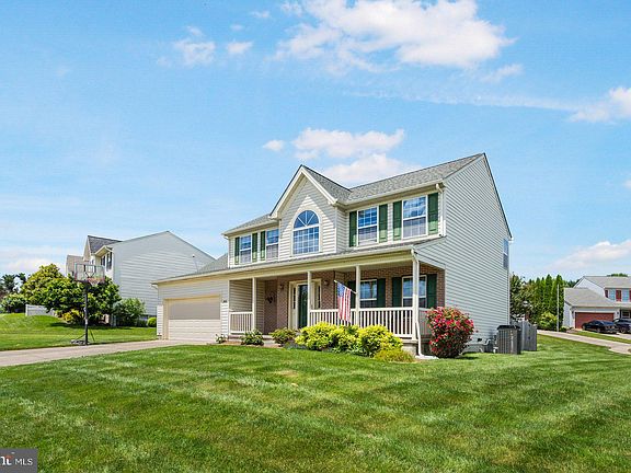 3rd image of 806 Oaklawn Dr