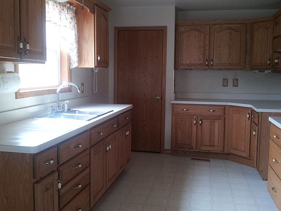 Lots of cubboard space.