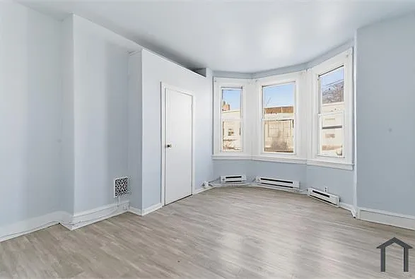 862 E Cornwall St — Photo 1