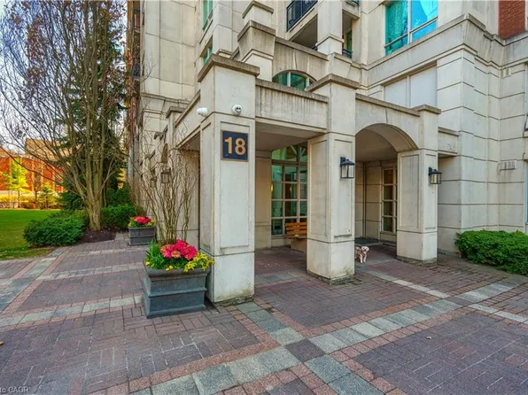 18 William Carson Cres Unit 111, Toronto, ON M2P 2G6