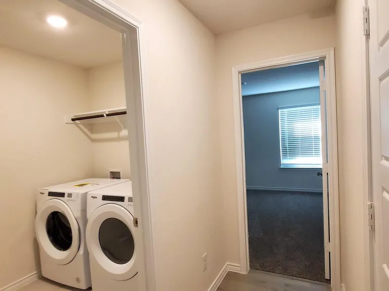 2107 Camellia St — Photo 16