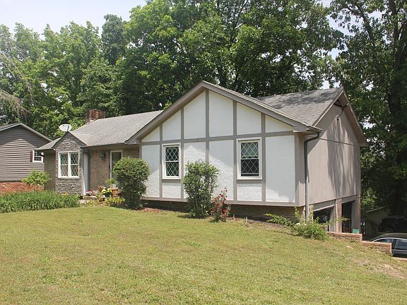 2nd image of 552 Elizabeth Crest Rd