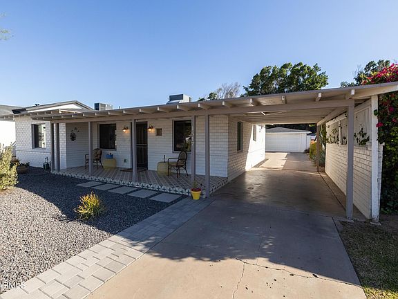 5th image of 1517 E PINCHOT Avenue