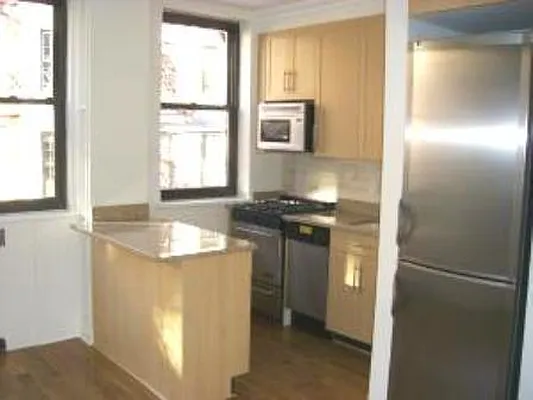 Rented by Stonehenge NYC LLC | media 2