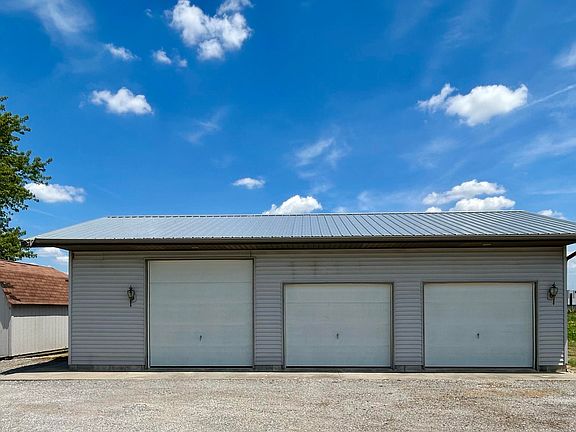 3rd image of 12748 Road 224