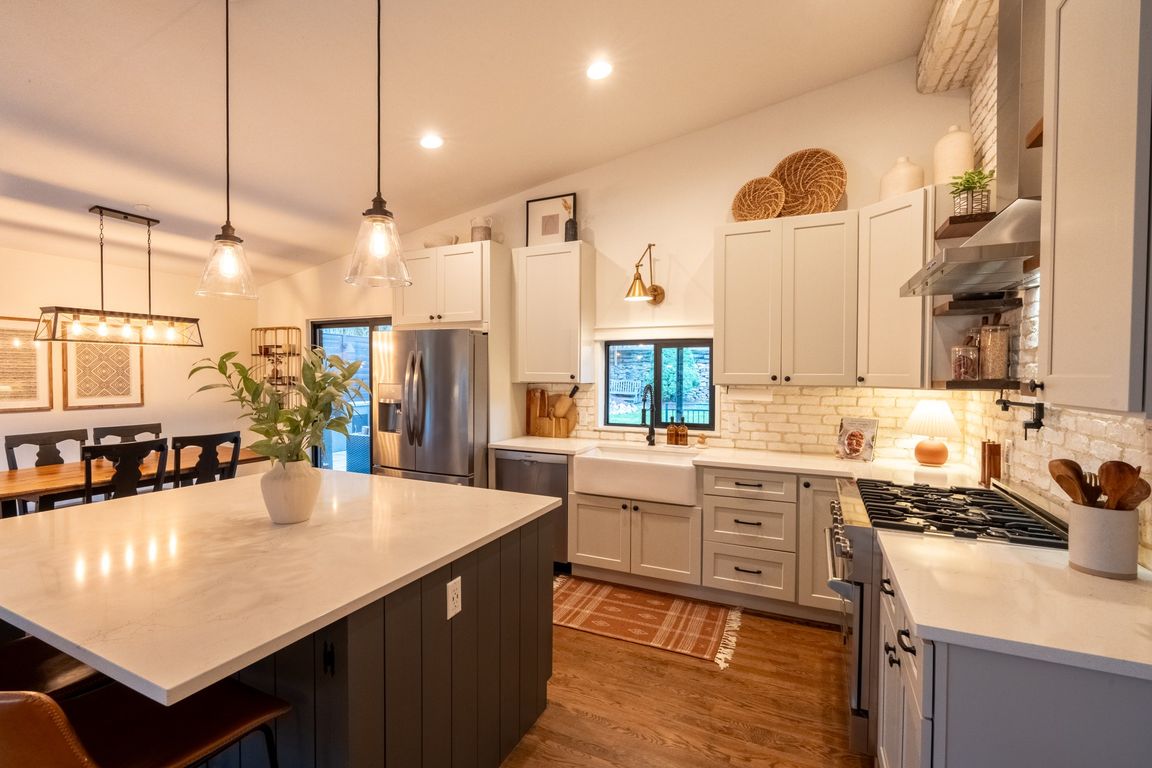 next background image