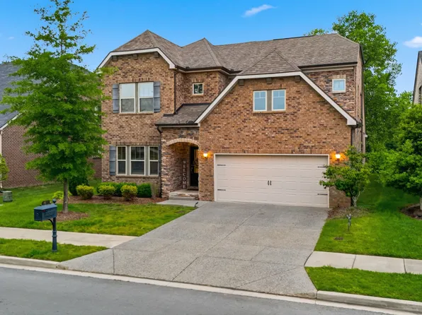 1677 Boardwalk Pl, Gallatin, TN 37066