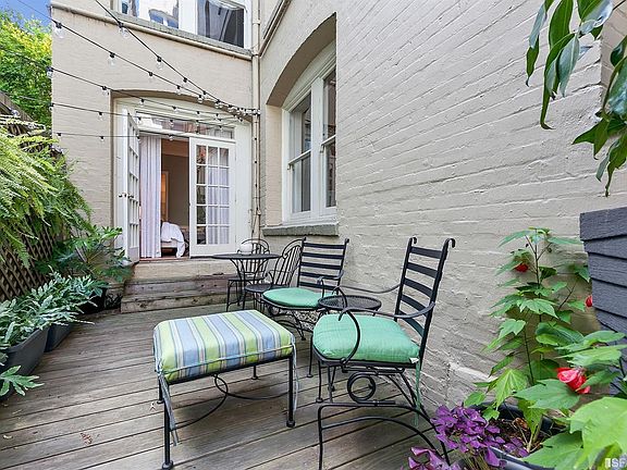 5th image of 2299 Sacramento St APT 3