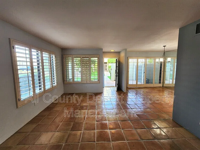 2 bed, 2.5 bath, 1250 sqft, $2,095 — Photo 4