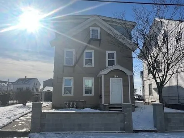 43 Gooding St, Pawtucket, RI 02860