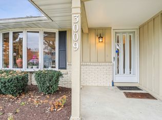 3009 Valley Brook Dr, Champaign, IL 61822