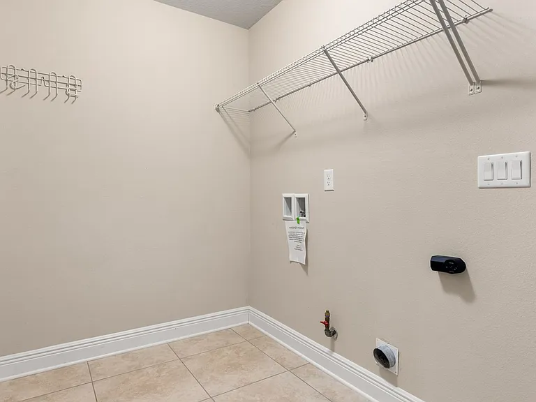 4599 Belvedere Cir — Photo 24