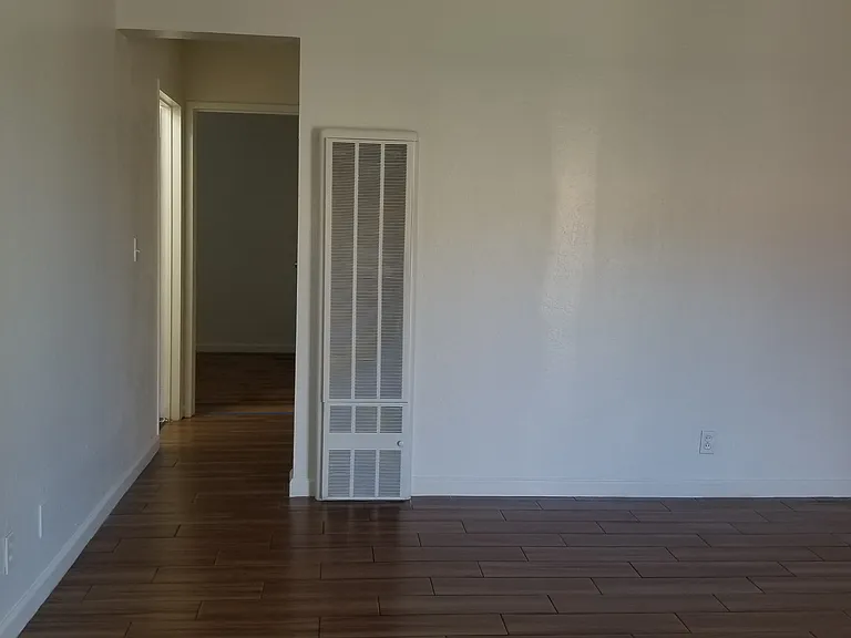 Merrill Dr — Photo 3