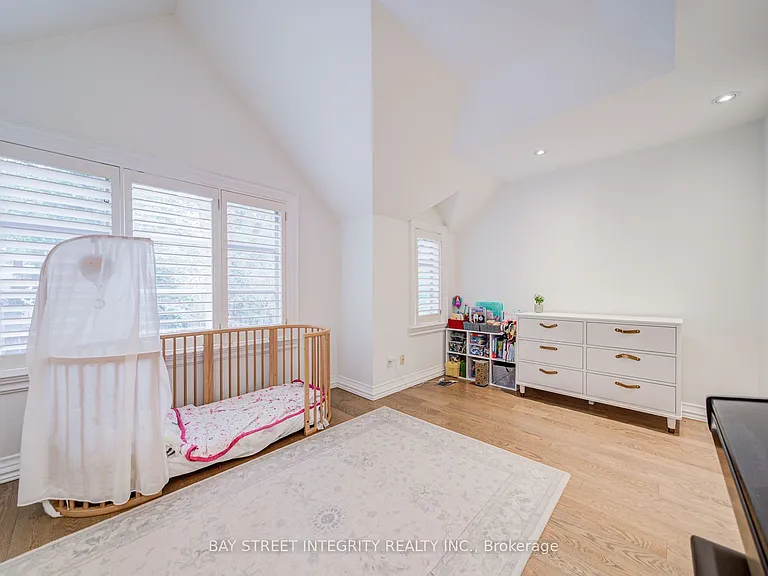 354 Old Orchard Grv — Photo 37