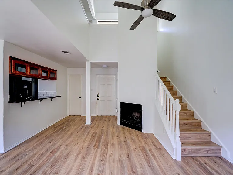 512 Eberhart Ln #1403 — Photo 19