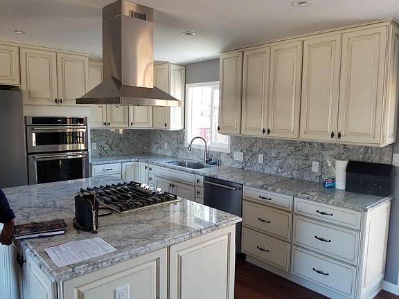 2nd image of 1521 Rosewood Dr