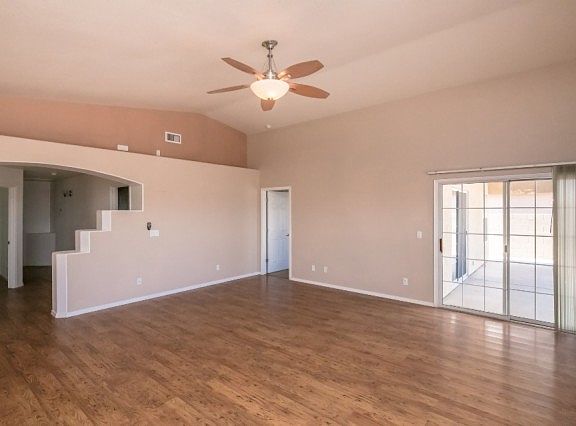 4th image of 3917 E Ames Ave