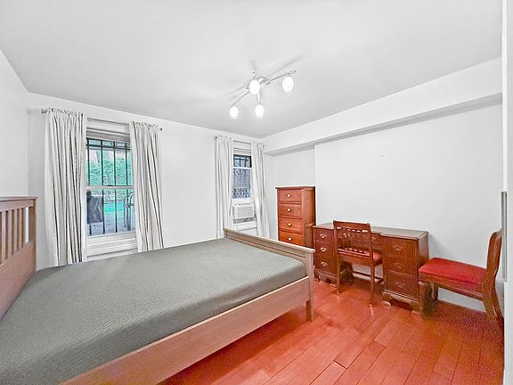 4th image of 44 Clifton Pl APT 1