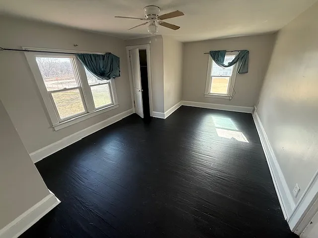 2 bed, 572 sqft, $950 — Photo 2