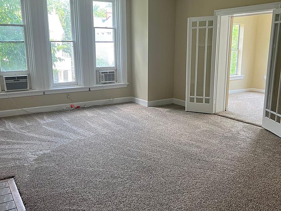 4th image of 2527 Moorman Ave #3