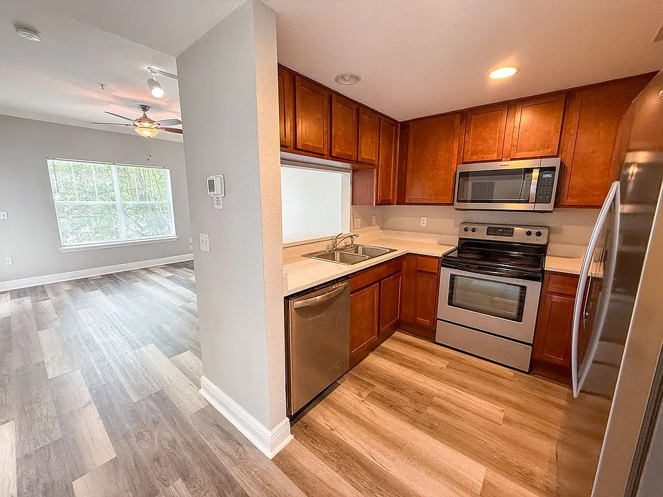 1460 NW 3rd Pl #213