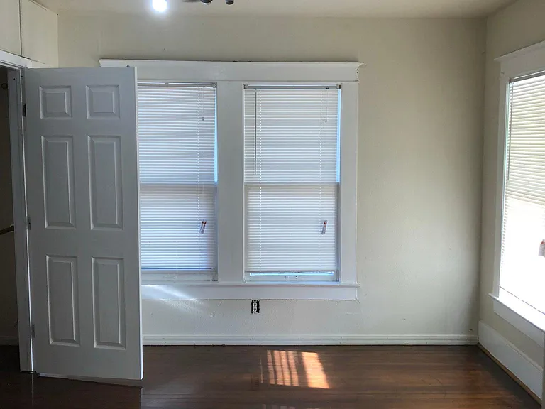 822 Hollywood Ave — Photo 5
