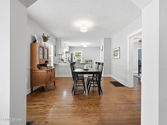 4th image of 411 McCready Ave