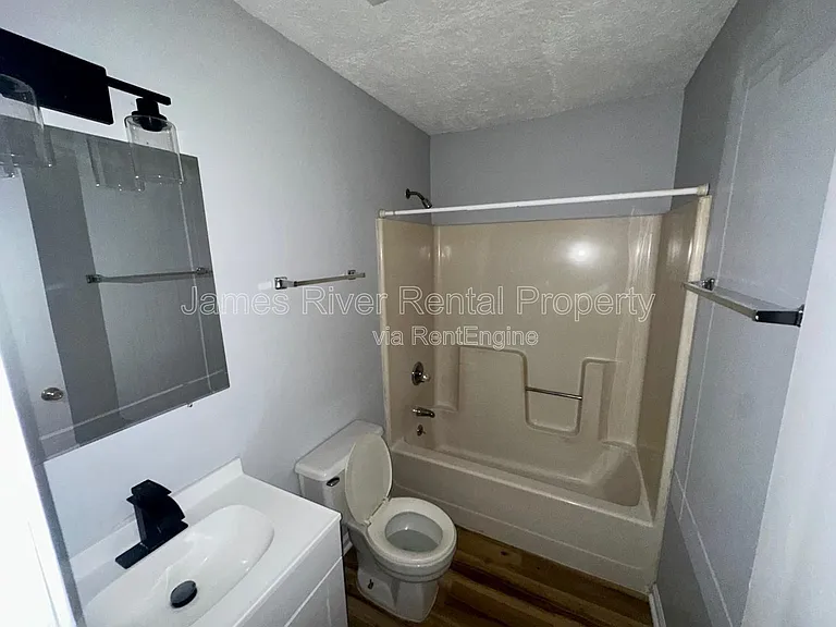 105 Daniel St #B — Photo 9