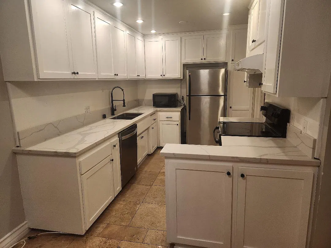 2 bed, 1008 sqft, $3,200 — Photo 1