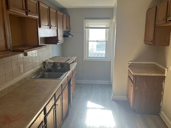 3rd image of 17821 Roy St