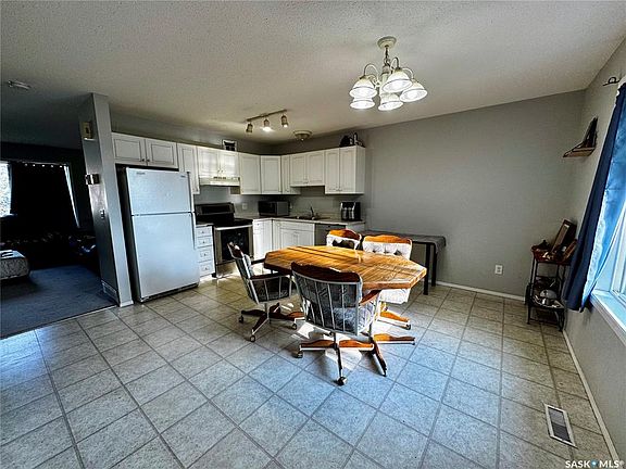 5th image of UNIT 2-95 115th STREET E