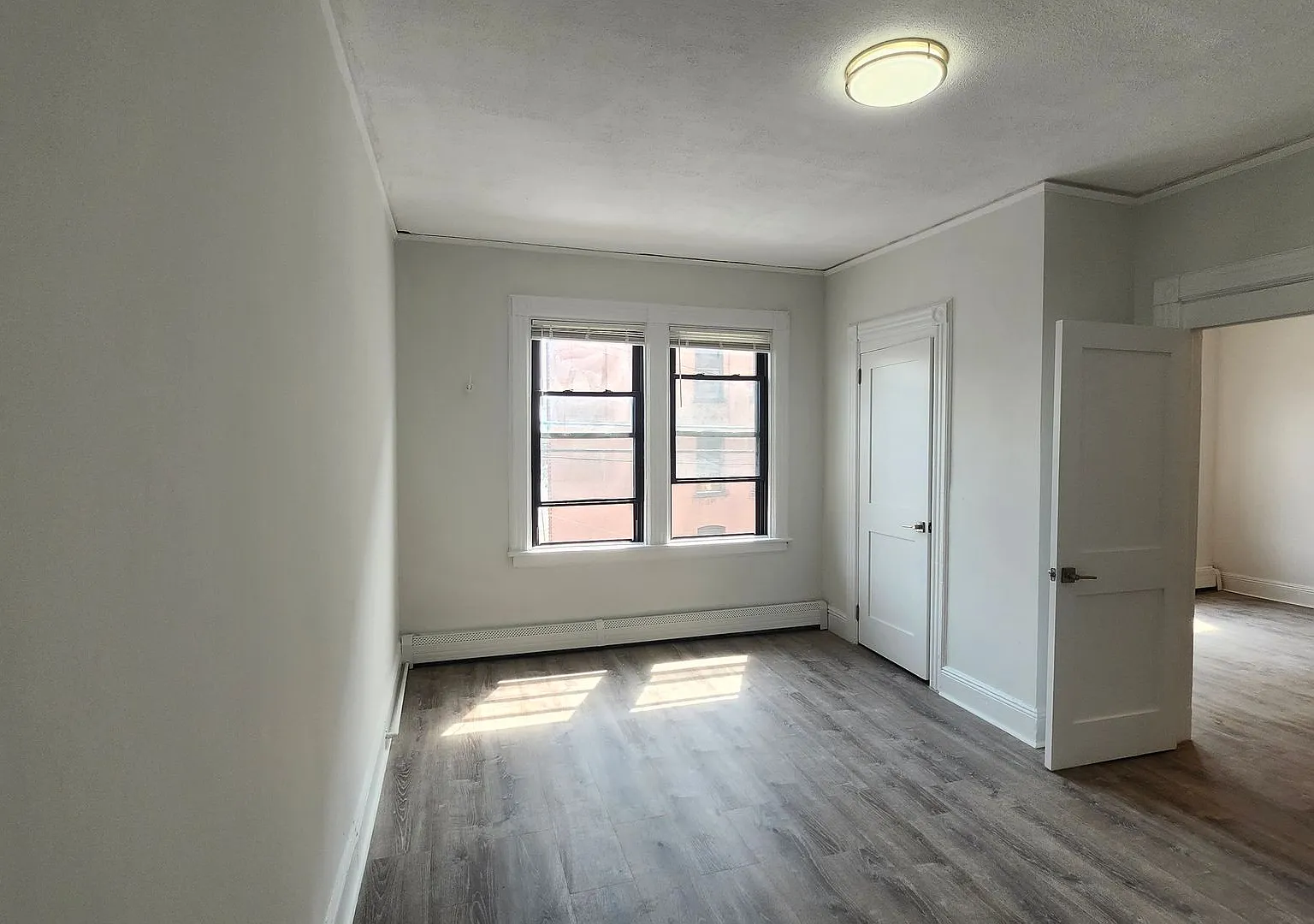 200 Irving Residential — Photo 4