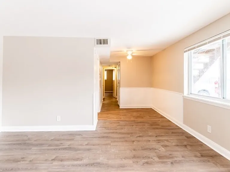 Eagle's Nest Apartments — Photo 11